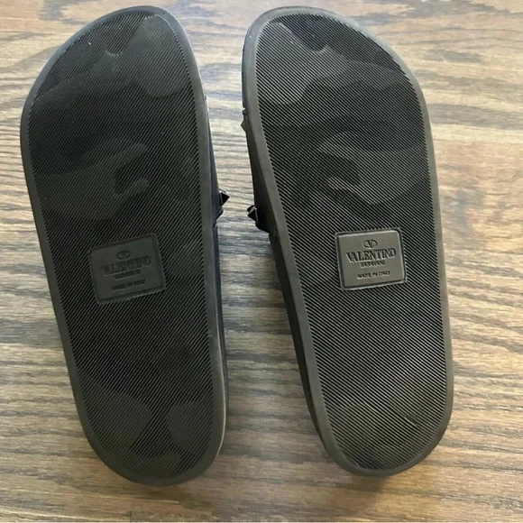 Valentino Rockstud Rubber Slides - Picture 2 of 4